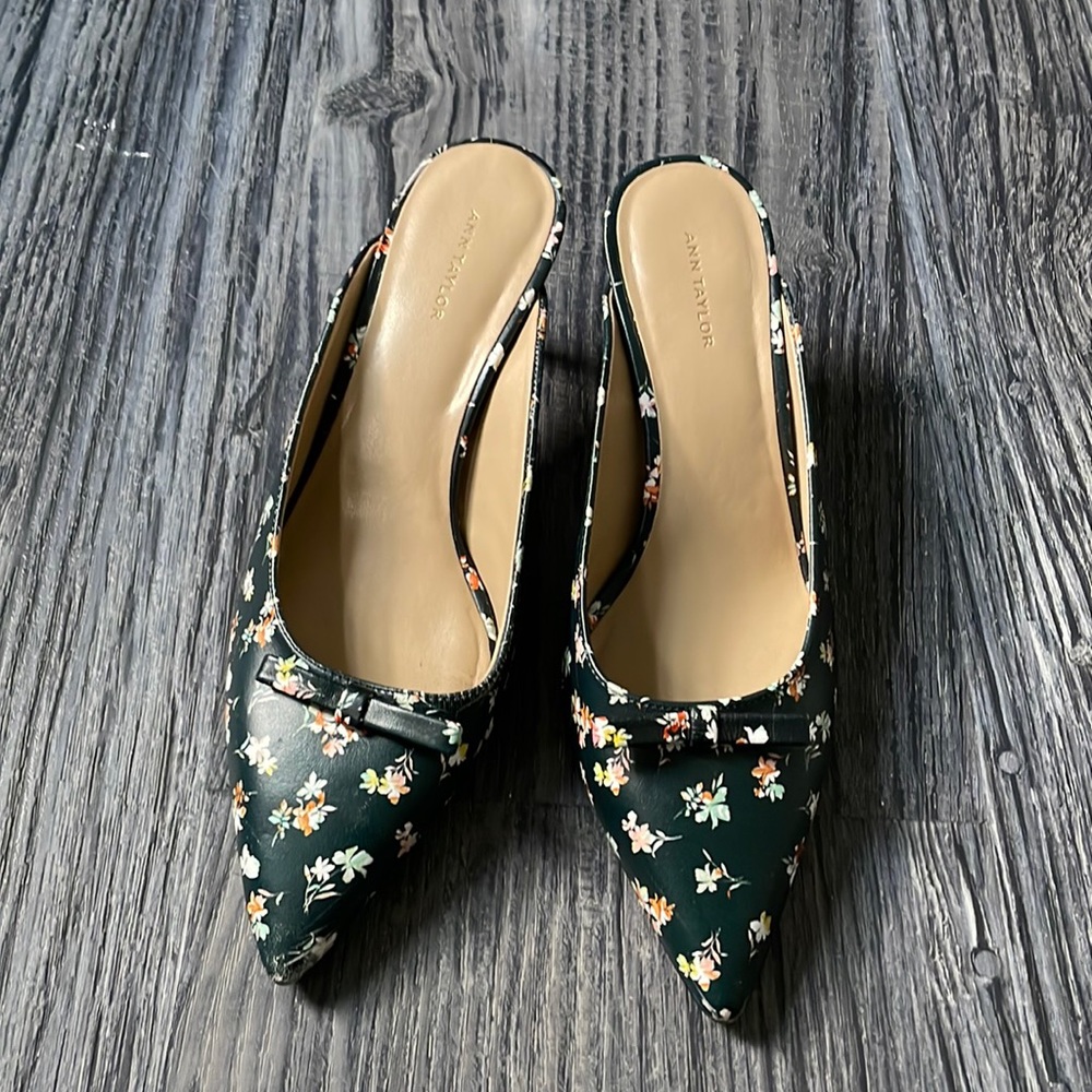 Ann Taylor black floral kitten heels